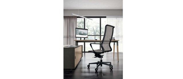 DYNAMICA Executive Chair