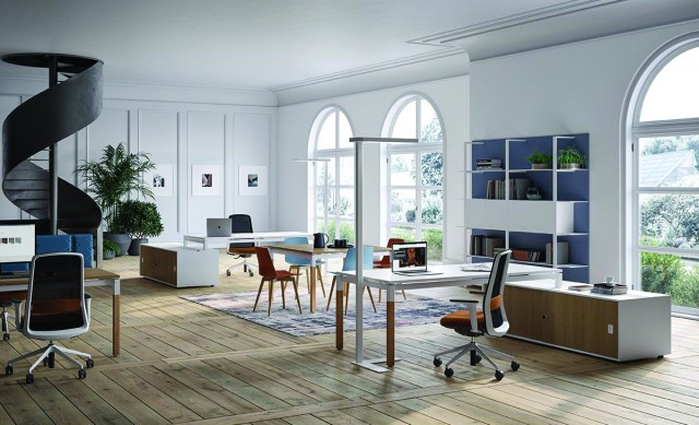 X4 wooden legs Operative desks
