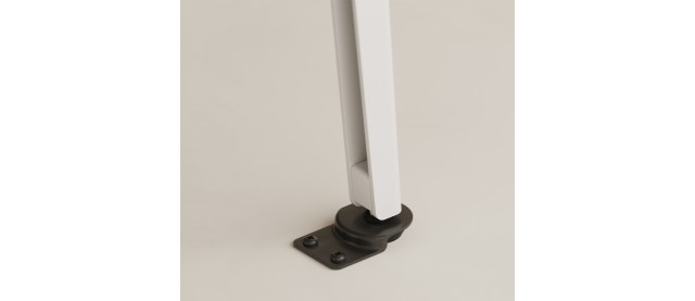 20.Genaya_glides_detail