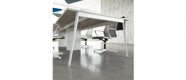 X3 Operative desks